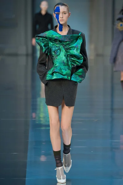 Look 7